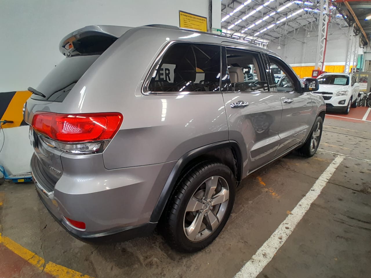 Jeep Grand Cherokee 2015 At
